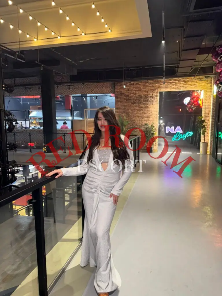 Эскортница Мия - грудь 1.5, рост 171 см, вес 70 кг, цвет волос Брюнетки, этничность Азиатская