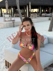 Эскортница Ви - грудь 3.5, рост 172 см, вес 60 кг, цвет волос Брюнетки, этничность Европейская