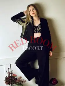 Эскортница Стелла - грудь 1.5, рост 163 см, вес 48 кг, цвет волос Блондинки, Русые, этничность Европейская