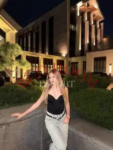 Эскортница Стелла - грудь 1.5, рост 163 см, вес 48 кг, цвет волос Блондинки, Русые, этничность Европейская