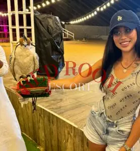 Эскортница Ная - грудь 1.5, рост 175 см, вес 56 кг, цвет волос Брюнетки, этничность Азиатская