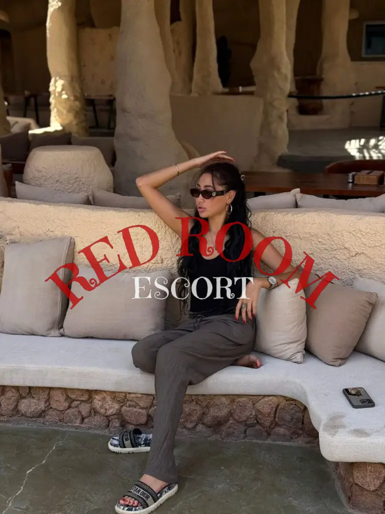 Эскортница Ная - грудь 1.5, рост 175 см, вес 56 кг, цвет волос Брюнетки, этничность Азиатская