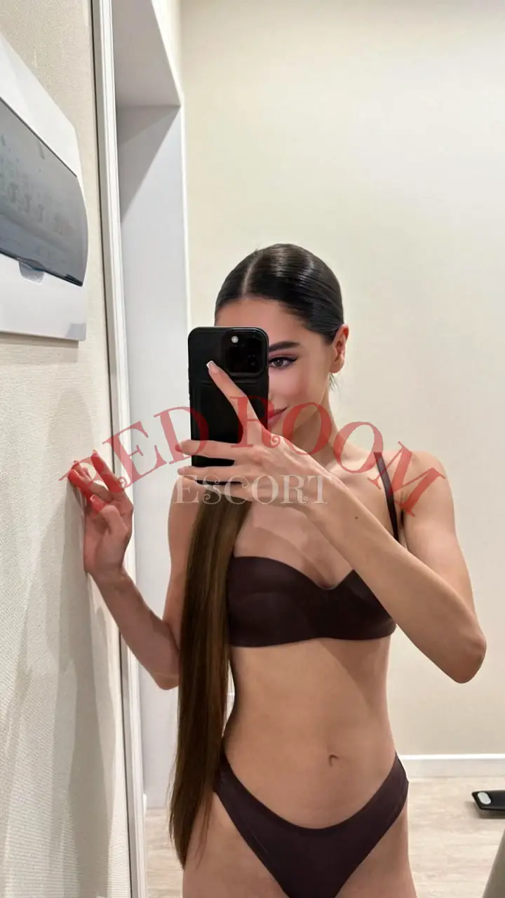 Эскортница Стелла - грудь 1.5, рост 173 см, вес 53 кг, цвет волос Брюнетки, этничность Азиатская