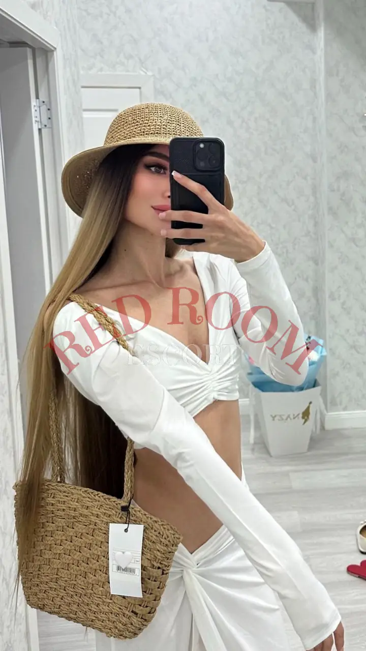 Эскортница Стелла - грудь 1.5, рост 173 см, вес 53 кг, цвет волос Брюнетки, этничность Азиатская