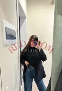 Эскортница Стелла - грудь 1.5, рост 173 см, вес 53 кг, цвет волос Брюнетки, этничность Азиатская