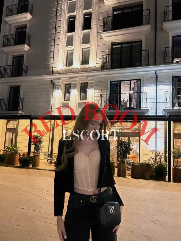 Эскортница Пикси - грудь 1.5, рост 176 см, вес 60 кг, цвет волос Блондинки, Рыжые, этничность Европейская