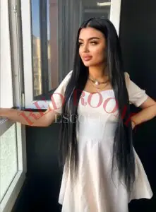 Эскортница Наоми - грудь 1.5, рост 175 см, вес 66 кг, цвет волос Брюнетки, этничность Европейская