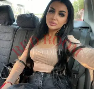 Селфи Наоми