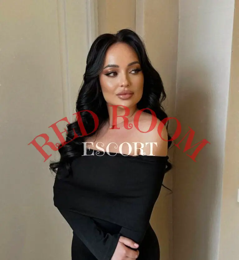 Эскортница Лея - грудь 2.5, рост 162 см, вес 27 кг, цвет волос Брюнетки, этничность Европейская