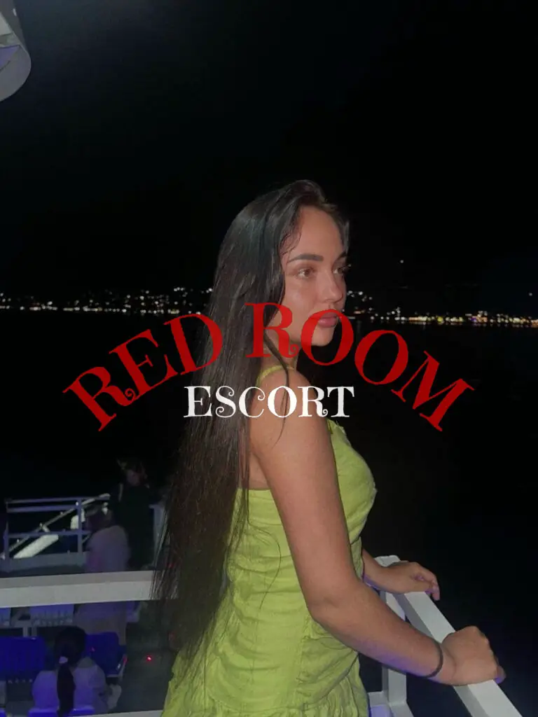 Эскортница Лея - грудь 2.5, рост 162 см, вес 27 кг, цвет волос Брюнетки, этничность Европейская