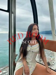 Эскортница Лея - грудь 2.5, рост 162 см, вес 27 кг, цвет волос Брюнетки, этничность Европейская