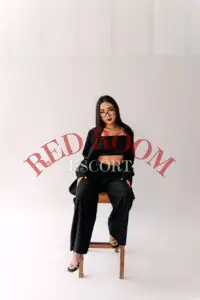 Эскортница Даяна - грудь 2.5, рост 166 см, вес 166 кг, цвет волос Брюнетки