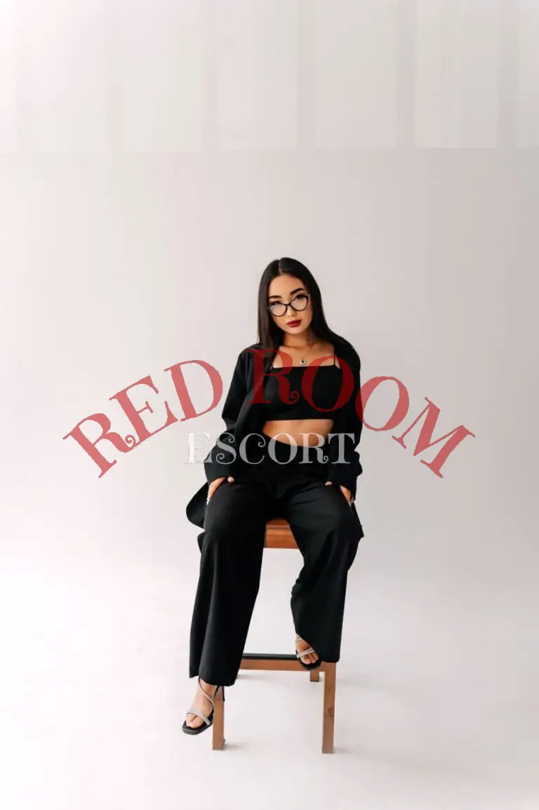 Эскортница Даяна - грудь 2.5, рост 166 см, вес 166 кг, цвет волос Брюнетки