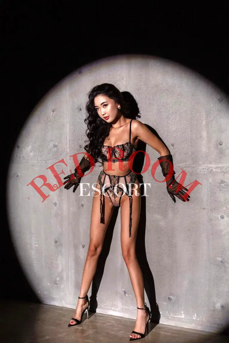 Эскортница Даяна - грудь 2.5, рост 166 см, вес 166 кг, цвет волос Брюнетки