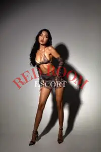 Эскортница Даяна - грудь 2.5, рост 166 см, вес 166 кг, цвет волос Брюнетки