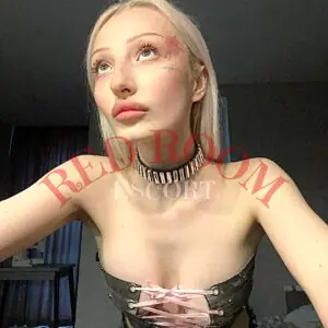 Эскортница Саша - грудь 2, рост 158 см, вес 48 кг, цвет волос Блондинки, этничность Европейская