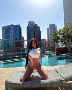 Эскортница Тати - грудь 4, рост 177 см, вес 57 кг, цвет волос Брюнетки, этничность Европейская