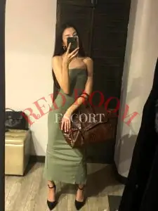 Эскортница Адель - грудь 1, рост 160 см, вес 42 кг, цвет волос Брюнетки, этничность Европейская