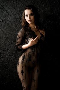 Эскортница Даша - грудь 2.5, рост 170 см, вес 60 кг, цвет волос Брюнетки