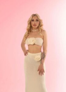 Эскортница Елизавета - грудь 2, рост 162 см, вес 50 кг, цвет волос Блондинки