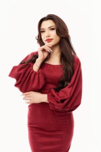 Эскортница Сая - грудь 1, рост 165 см, вес 50 кг, цвет волос Брюнетки