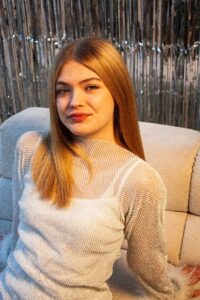 Эскортница Кэролайн - грудь 1, рост 160 см, вес 54 кг, цвет волос Русые