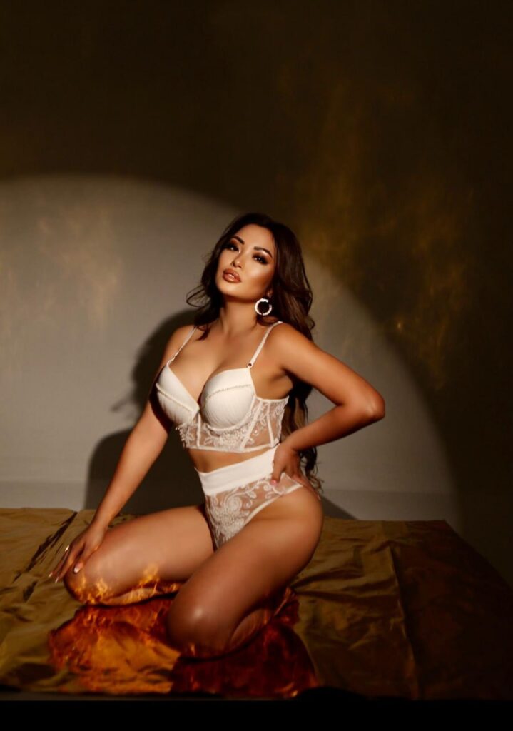 Лина — возраст 27, рост 165, вес 60, размер груди 2.5