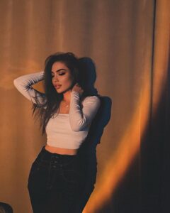 Эскортница Балжан - грудь 1.5, рост 170 см, вес 49 кг, цвет волос Брюнетки