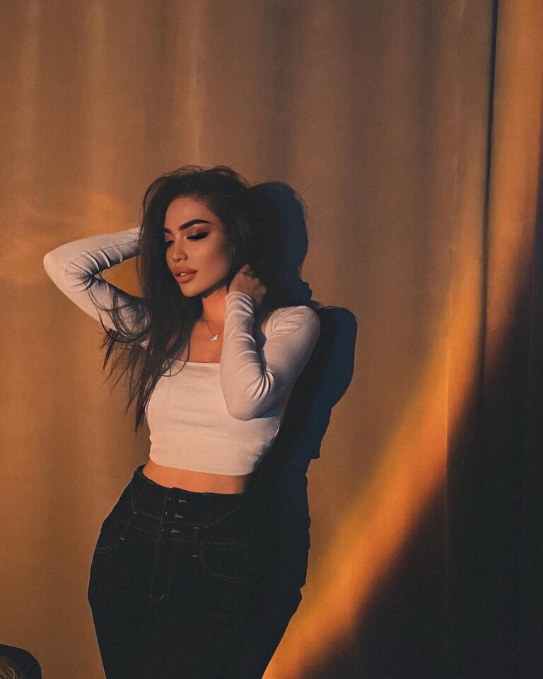 Эскортница Балжан - грудь 1.5, рост 170 см, вес 49 кг, цвет волос Брюнетки