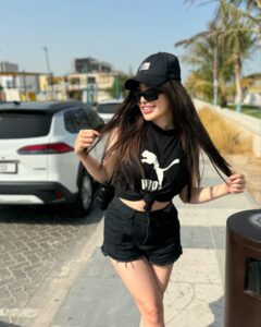 Эскортница Балжан - грудь 1.5, рост 170 см, вес 49 кг, цвет волос Брюнетки