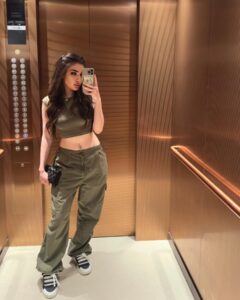 Эскортница Балжан - грудь 1.5, рост 170 см, вес 49 кг, цвет волос Брюнетки