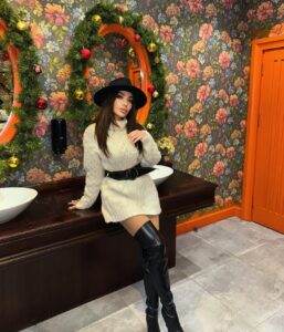 Эскортница Балжан - грудь 1.5, рост 170 см, вес 49 кг, цвет волос Брюнетки