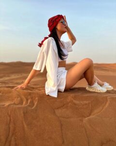 Эскортница Тиана - грудь 2, рост 170 см, вес 56 кг, цвет волос Брюнетки, этничность Европейская