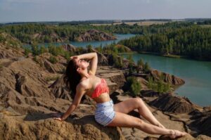 Эскортница Тиана - грудь 2, рост 170 см, вес 56 кг, цвет волос Брюнетки, этничность Европейская