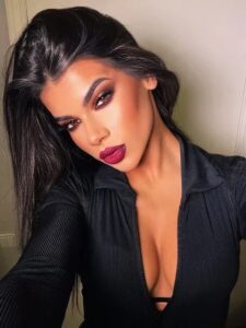 Эскортница Сесилия - грудь 4, рост 165 см, вес 49 кг, цвет волос Брюнетки, этничность Латиноамериканская