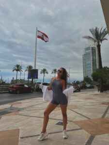 Эскортница Элла - грудь 3, рост 170 см, вес 53 кг, цвет волос Русые, этничность Азиатская