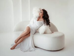 Эскортница Луиза - грудь 4, рост 161 см, вес 78 кг, цвет волос Брюнетки, этничность Азиатская