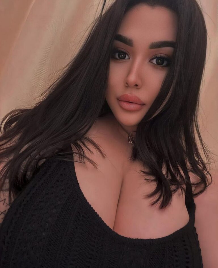 Эскортница Луиза - грудь 4, рост 161 см, вес 78 кг, цвет волос Брюнетки, этничность Азиатская