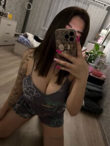 Эскортница Луиза - грудь 4, рост 161 см, вес 78 кг, цвет волос Брюнетки, этничность Азиатская