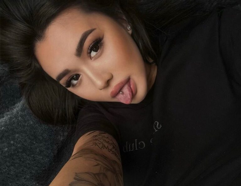 Эскортница Луиза - грудь 4, рост 161 см, вес 78 кг, цвет волос Брюнетки, этничность Азиатская