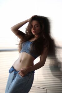 Эскортница Софья - грудь 2, рост 170 см, вес 48 кг, цвет волос Шатенки, этничность Европейская