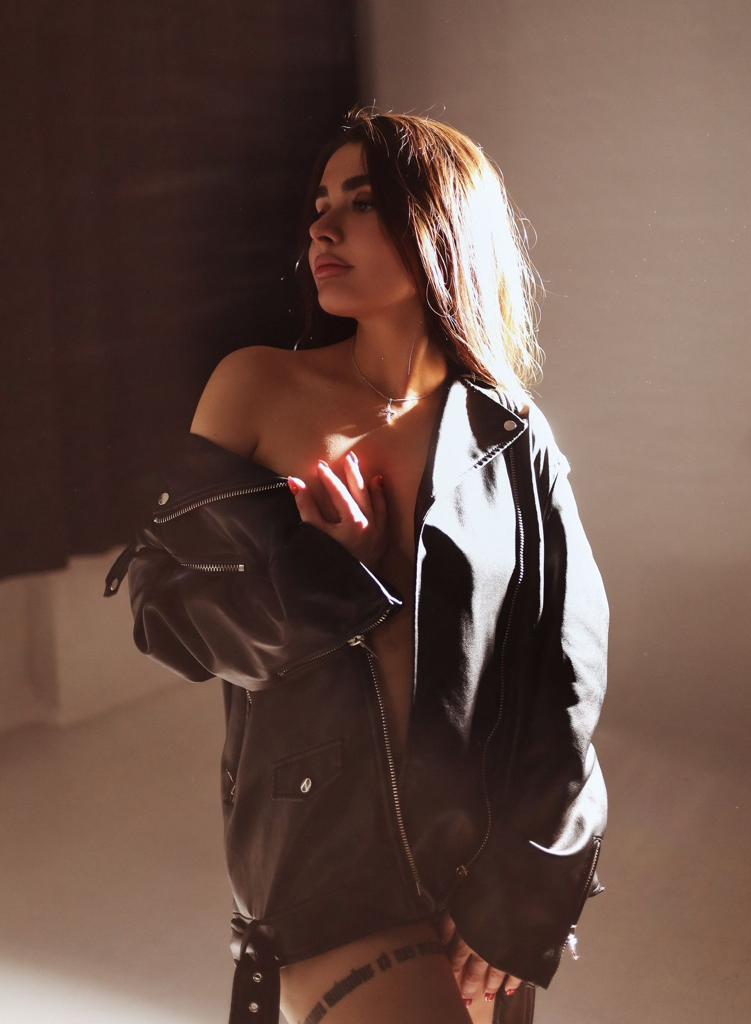 Джиа — возраст 24, рост 170, вес 58, размер груди 2