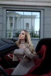 Эскортница Стефания - грудь 2, рост 162 см, вес 54 кг, цвет волос Блондинки, этничность Европейская