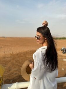 Эскортница Тиана - грудь 2, рост 170 см, вес 56 кг, цвет волос Брюнетки, этничность Европейская