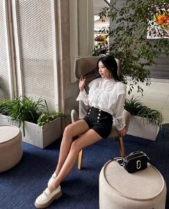 Эскортница Гулим - грудь 2, рост 167 см, вес 55 кг, цвет волос Шатенки, этничность Азиатская