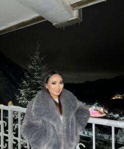 Эскортница Айдана - грудь 2, рост 160 см, вес 61 кг, цвет волос Шатенки, этничность Азиатская