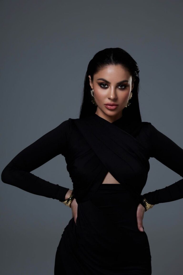 Эскортница Эми - грудь 3, рост 172 см, вес 55 кг, цвет волос Брюнетки, этничность Европейская