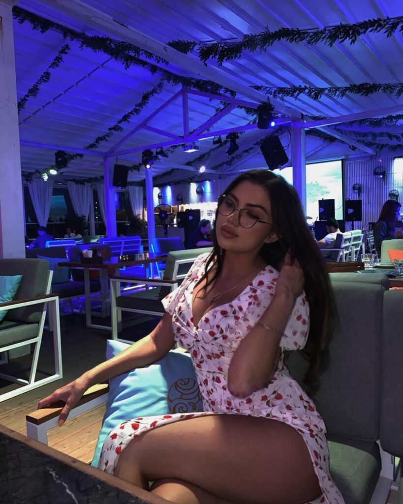 Марьянна — возраст 28, рост 168, вес 58, размер груди 3