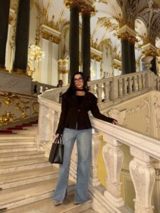 Эскортница Марьянна - грудь 3, рост 168 см, вес 58 кг, цвет волос Шатенки, этничность Европейская