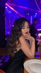 Эскортница Адель - грудь 1, рост 168 см, вес 50 кг, цвет волос Брюнетки, этничность Азиатская